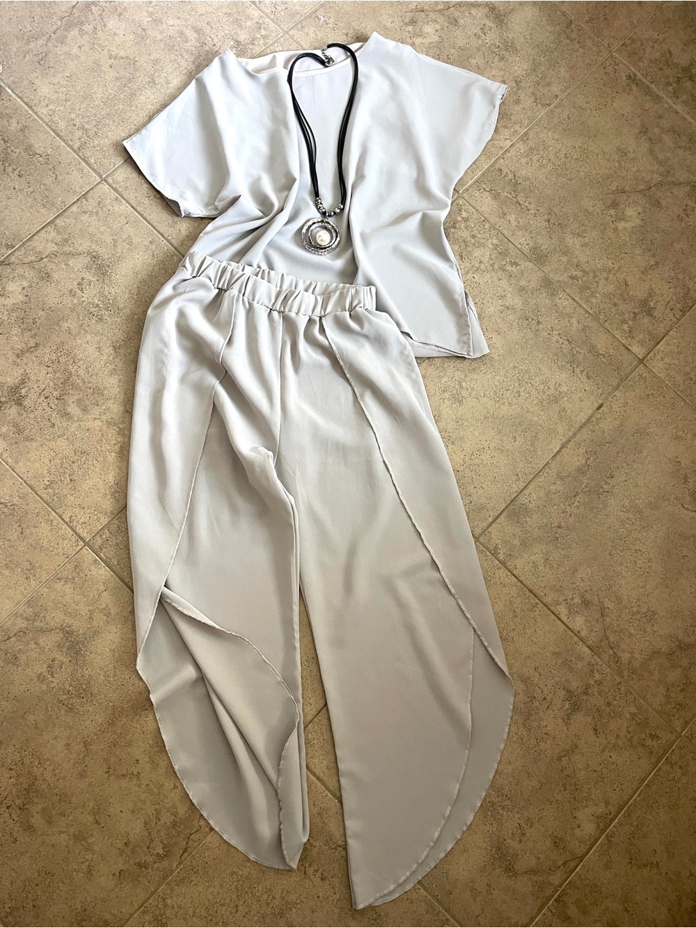 Beige Women’s Top & Pants Set size M/8 Casual 2piece Outfit MEDIUM Shirt Tan